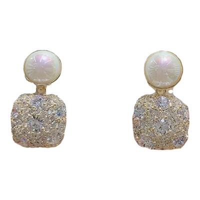 S925银针高级感白色珍珠耳环