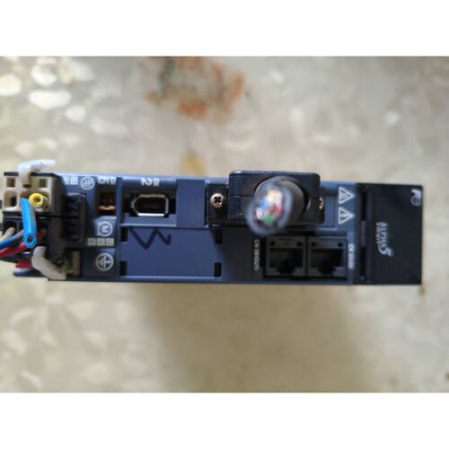 议价一台400瓦富士驱动，型号：RYH401F5‑VV2，如图