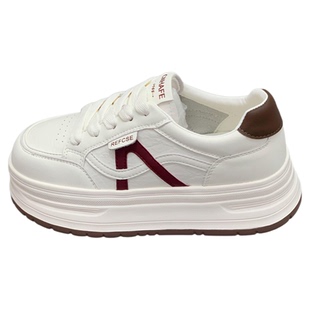 时尚百搭经典厚底小白鞋女2026春季新款圆头真皮学生增高休闲板鞋