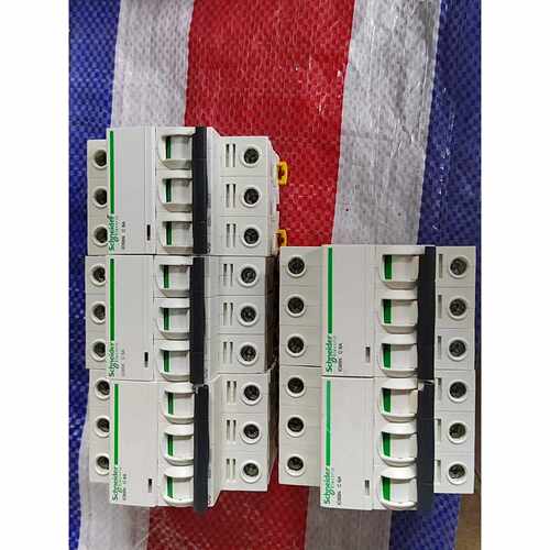 【请询价】断路器iC65NC6A3P有5个功能正常图片
