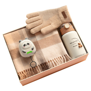 生日礼物女孩女生初中生高中18岁成年礼十八12实用的围巾礼盒新年