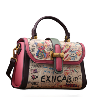 正品女包2026新款小熊涂鸦盒子包女2真皮梅红高级手提单肩斜挎包