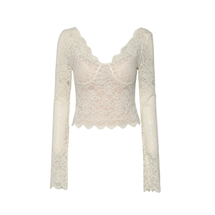 DPLAY2026春季新款法式蕾丝衫肤色长袖含胸垫打底衫上衣女短款V领