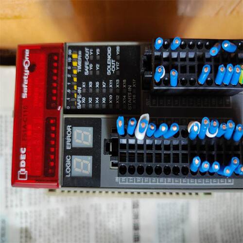 议价【JC议价】原装日本和泉FS1A-C11S安全控制器