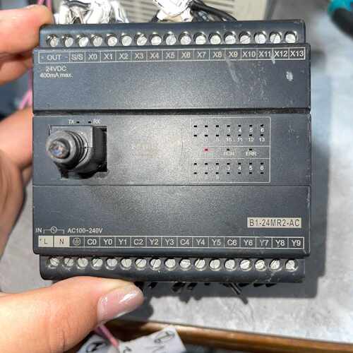 议价-永宏PLC，B1-24MR2-AC，，成色如图，-可维修