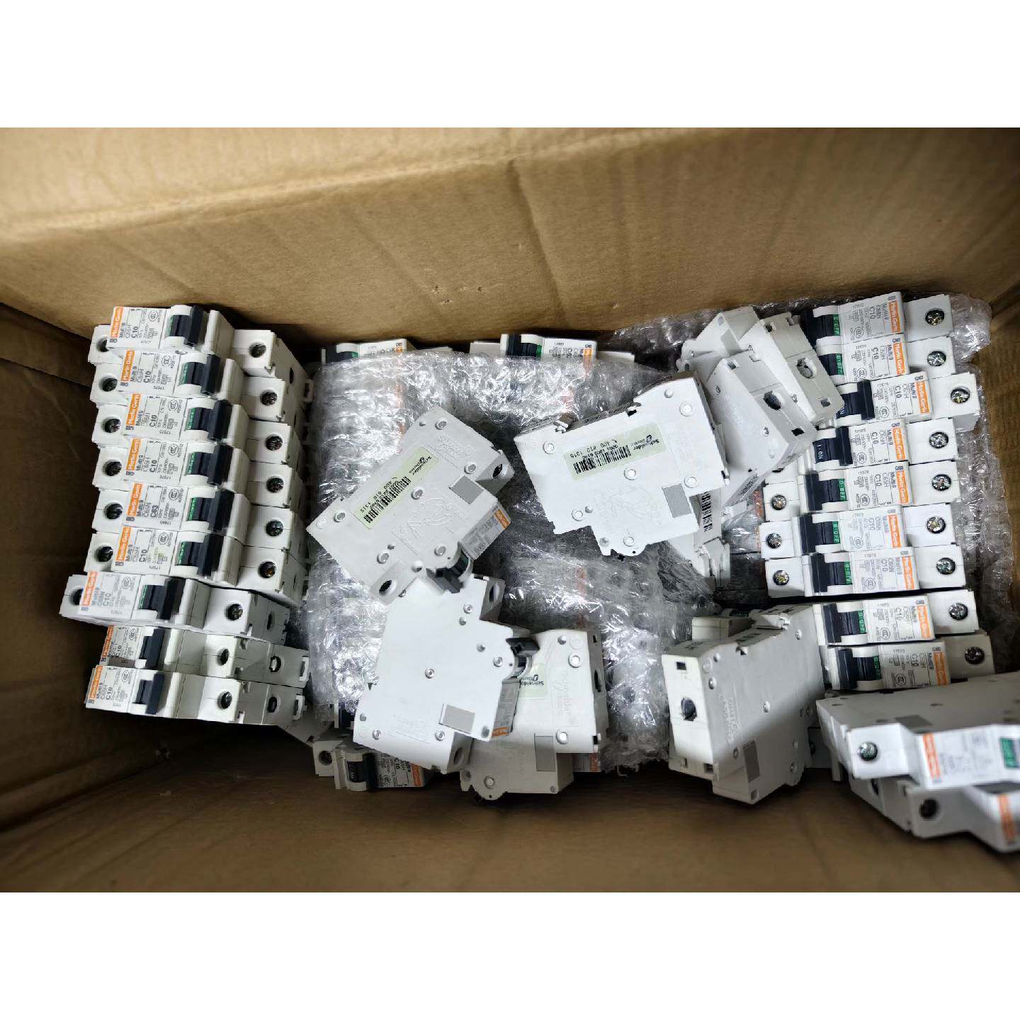 〔议价-可维修〕梅兰日兰空开1P/32A 有60多个 非常好