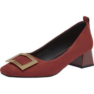 百思图2026春新款法式气质方扣粗跟女单鞋红色婚鞋高跟鞋B5288AQ6