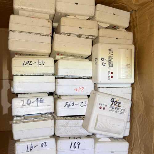 议价海湾8301输入输出模块，拆机91个 有9个没有底座，其维修
