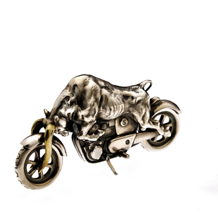 渡鸦工作室VIII周年限定款《飞驰人生》925银手工机车牛EDC摆件