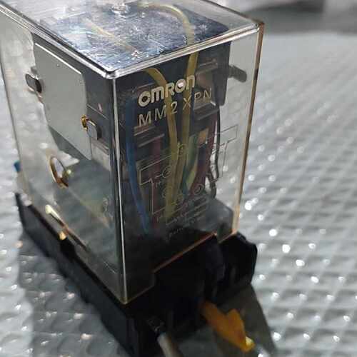【议价】进口继电器 :MM2XPN 带底座
