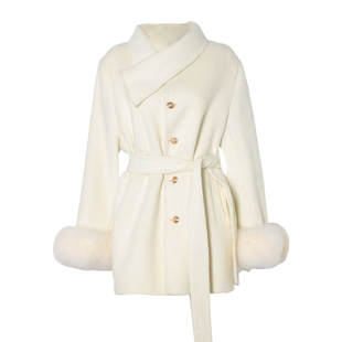 DPLAY【惠品】2025年冬季新款白色外套女气质短款羊毛呢子大衣