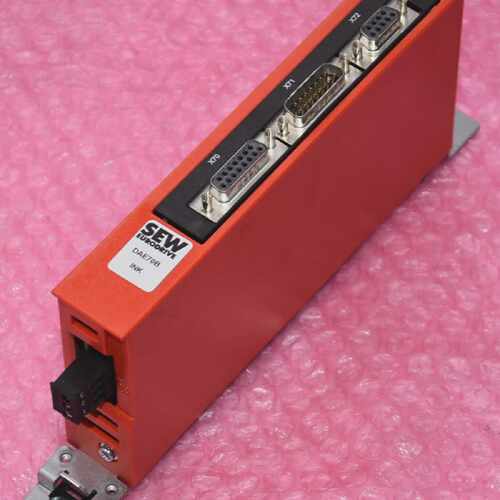 SEW EURODRIVE / DAE70B / P#: 18243797 Gebersignal-Splitbox I