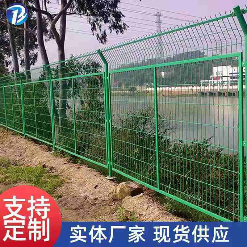 铁路框架护栏网光伏河道防护网围栏浸铁丝网工厂碳现货供应低塑