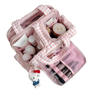 第一眼就爱上了！奶油粉色格子化妆包大容量女新款便捷旅行收纳包