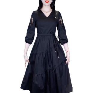 大码七分袖连衣裙女2026早春新款气质v领镂空收腰显瘦中长款裙子