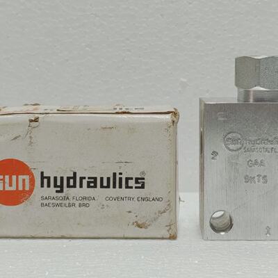 Sun Hydraulics GAA-9KT5 Manifold W / CSAA-EXN Shuttle Ventil