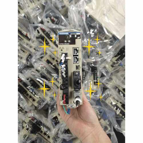 询价-安川SGPMS-2R5A30A驱动器，450W功率，三相交流