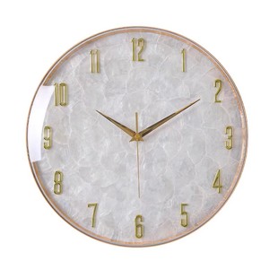 轻奢贝壳挂钟2025新款客厅餐厅家用现代挂表高级感大气挂墙时钟表