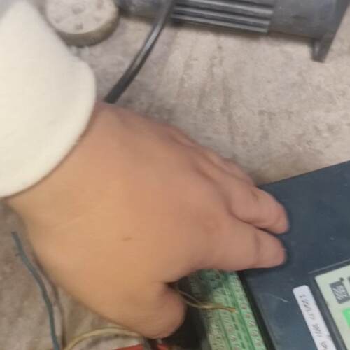 溢价-伟创变频器，型号AC60-T3-2R2G/3R7P，380V