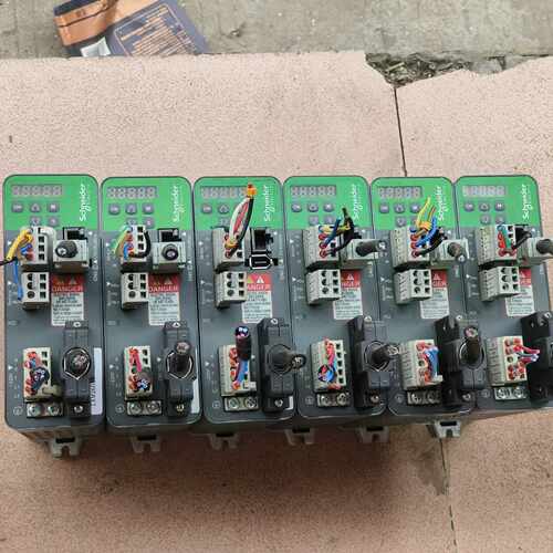 议价施耐德驱动器LXM26DU07M3X  750W维修
