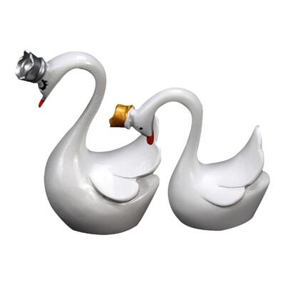 天鹅爱情鸟装扮生日蛋糕