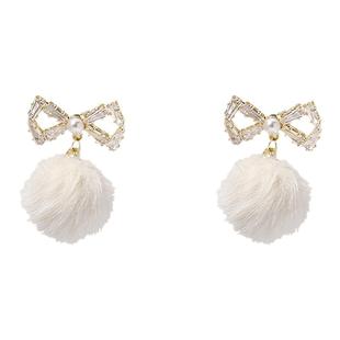 2026新款蝴蝶结毛绒毛球耳钉女小众高级感可爱耳环甜美独特耳饰品