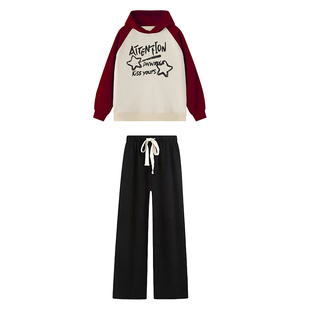 2025超火的运动套装女春秋新款卫衣连帽酒红拼杏色上衣中学生裤子