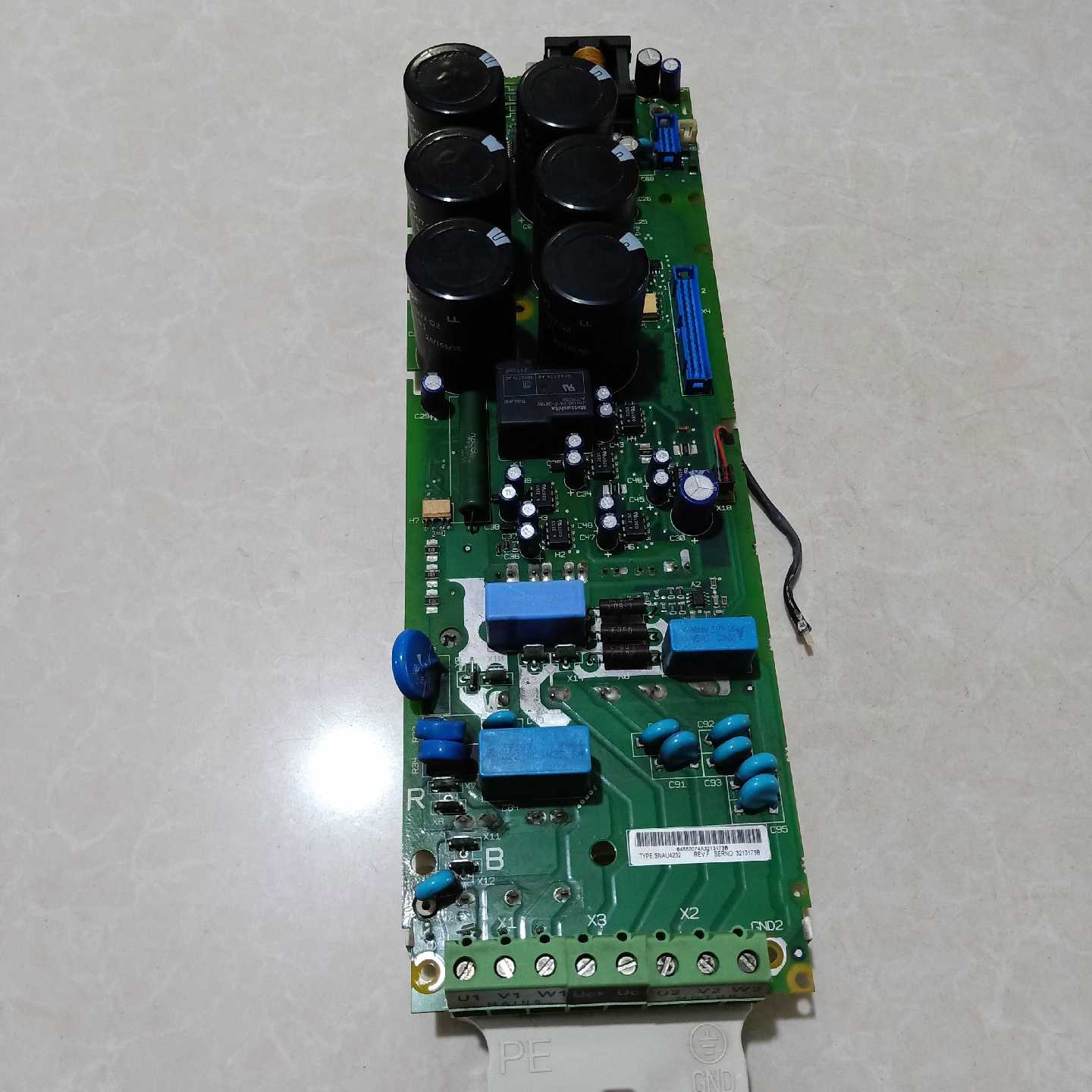 议价ABB变频器ACS400 SNAZ 4231I 3BSC980004R790 BSM35GD120DN2E - 实物图