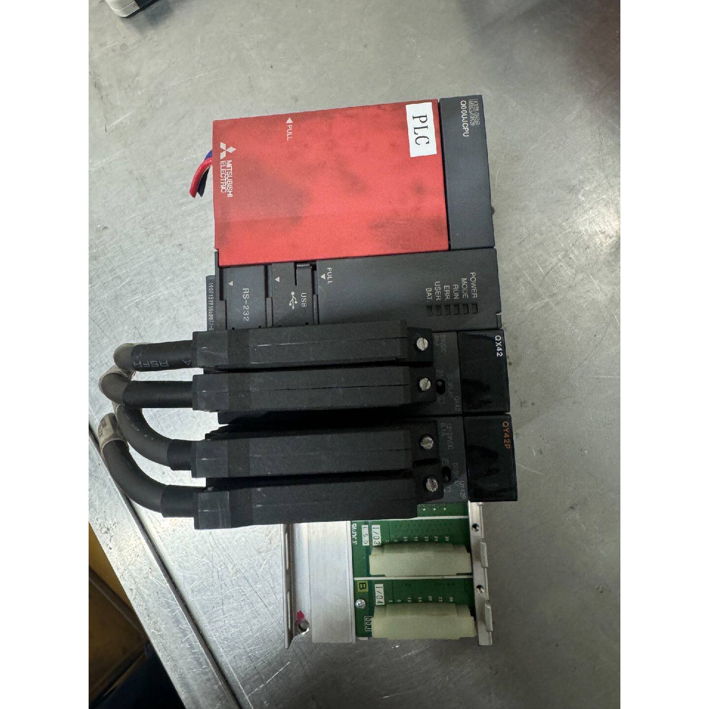 议价三菱PLC拆机件,包含Q00UJCPU、QX42、QY42P