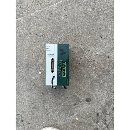 询价下单PLC  FP0-A04V，AFP04121，有轻微使用