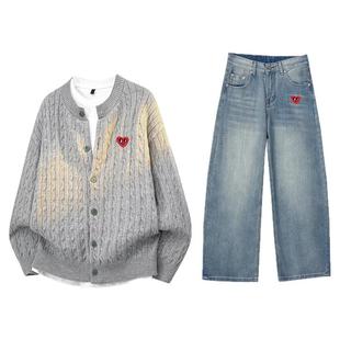查尔斯桃心美式复古情侣新款开衫毛衣休闲套装竹节纹牛仔裤两件套