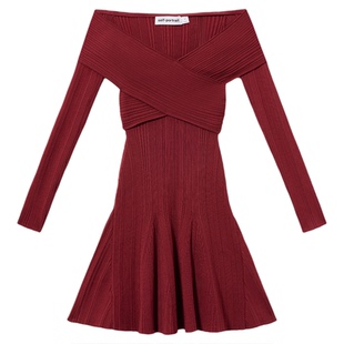 self-portrait 2026早春新款酒红色一字肩针织连衣裙短裙圣诞新年