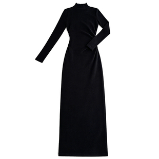 法式赫本风打底长袖连衣裙女装2026春季新款高级感修身内搭长裙子