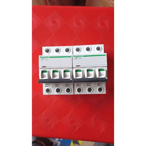 〔议价-可维修〕型断路器 iC65H D20A/3P 几乎 外观