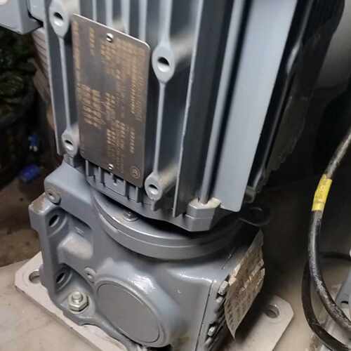 询价-SEW赛威齿轮减速机，型号SA47，功率0.75kW，速