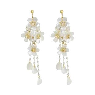 超仙甜美白色珍珠花朵流苏耳钉法式复古耳环度假风氛围感耳饰耳夹