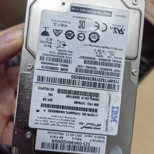 ibm硬盘 15K  2.5寸SAS 300G硬盘ST930—议价