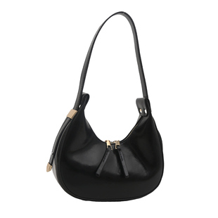 小众红色包包女新款2025时尚高级感单肩包流行爆款洋气漆皮腋下包