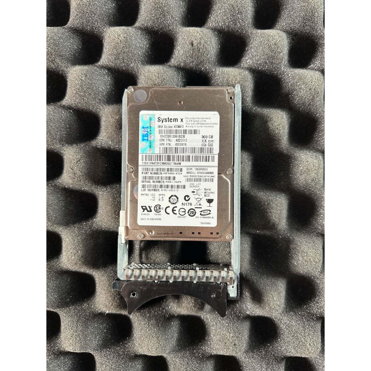 议价IBM服务器硬盘300GSAS10K2.56GB可维修