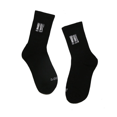 字母流苏刺绣黑白高街中筒袜子