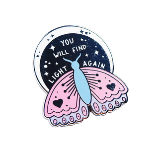 你会再次找到光明胸针徽章金属飞蛾扑火励志礼物固定英文圆形刺针