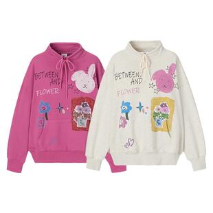 BETWEENAND 涂鸦卡通兔子拉链半高领花灰色宽松印花加厚罗纹卫衣