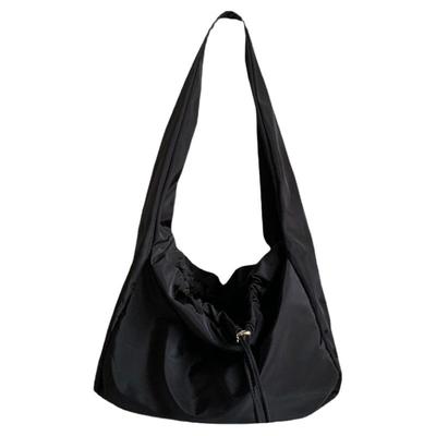 休闲日常大容量斜挎包