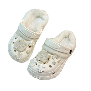 新款白色珍珠花朵加绒洞洞鞋女童儿童中大童小公主冬季棉拖鞋防滑