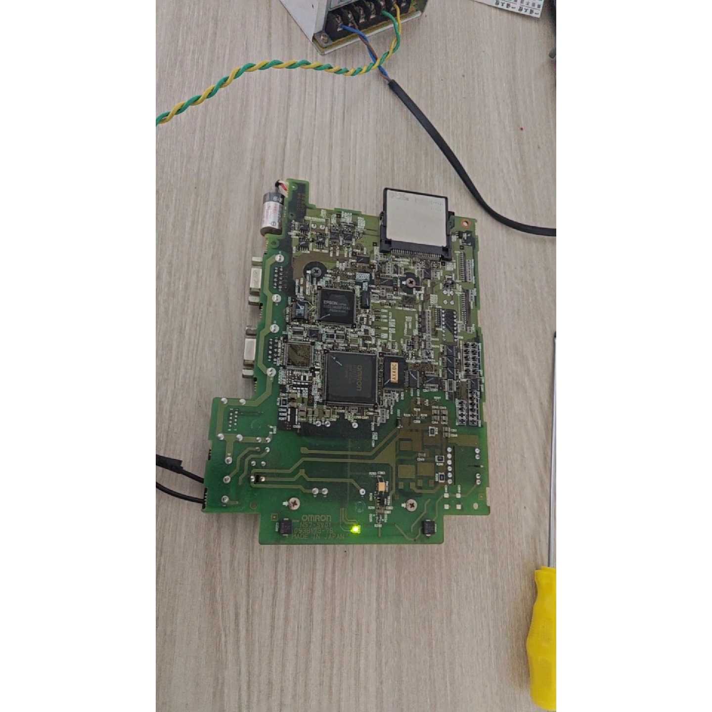 议价从欧姆龙触摸屏 NS7-SV00B 上拆下来的主板
