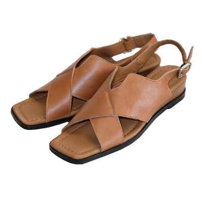 朋友推荐~！法式小坡跟凉鞋~