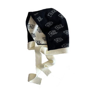 郑佰万 韩国小众玫瑰针织巴拉法克帽系带女个性时髦双面带包头帽