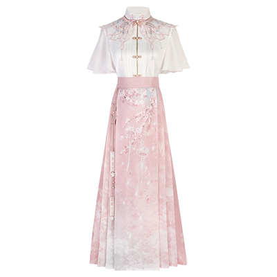 新中式国风云肩粉色马面裙