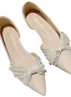 时尚水钻串珠侧空尖头平底单鞋女