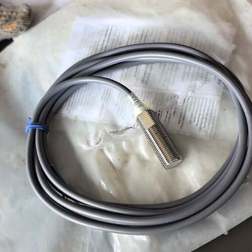 议 价接近开关E2EX2E2Z1224VDC线长2工业自动可 维修